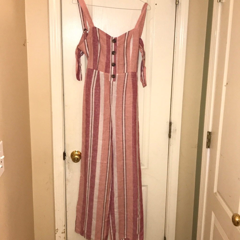 Gorgeous pink women’s NWT 1 piece linen pants suit